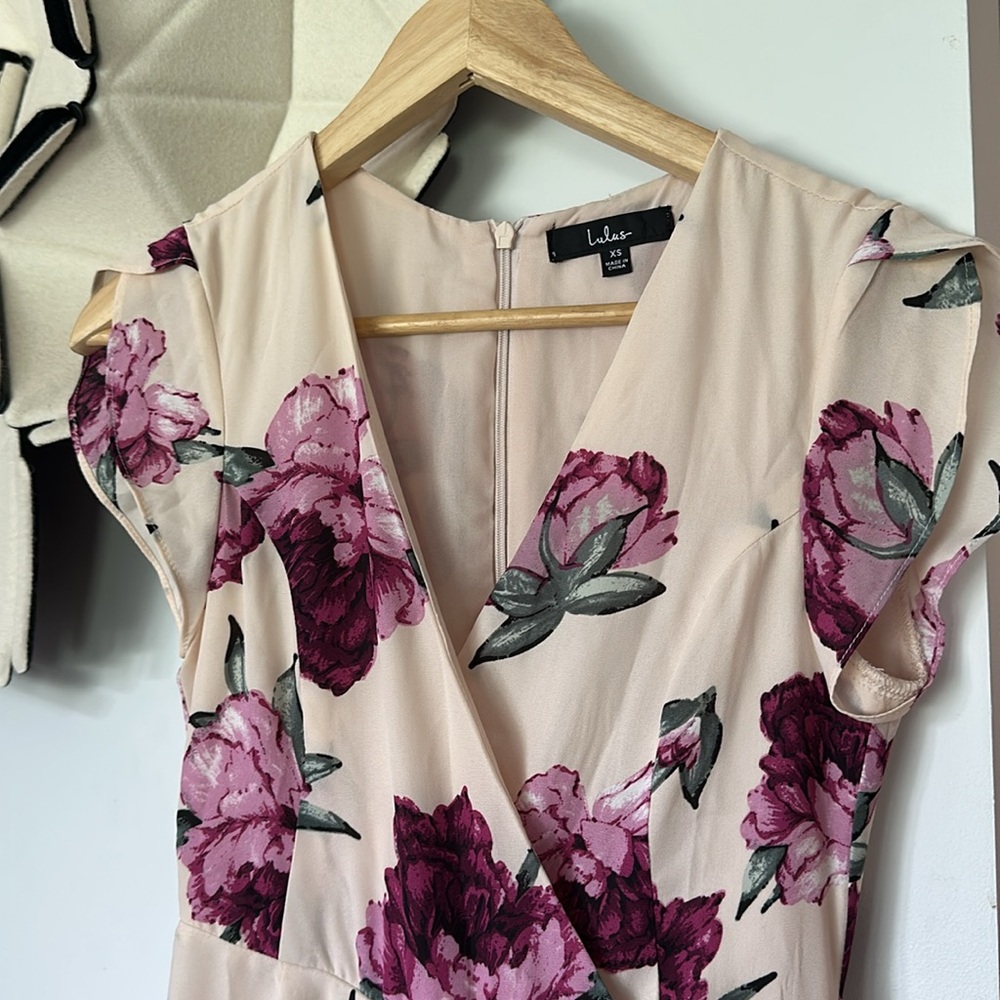 Lulu’s floral tiered formal dress Xs summer chic - Picture 3 of 9